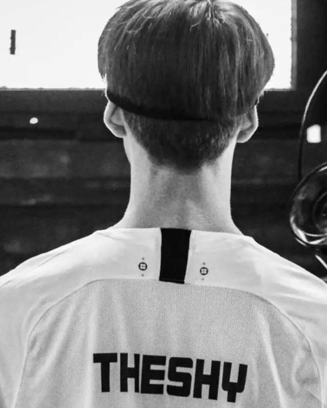 九游娱乐- 利物浦新赛季英超22人名单 